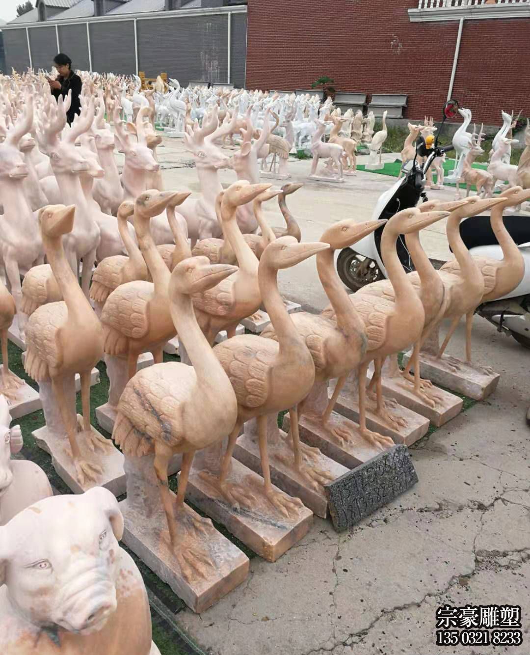 晚霞紅草坪動物石雕擺件 晚霞紅草坪動物石雕擺件