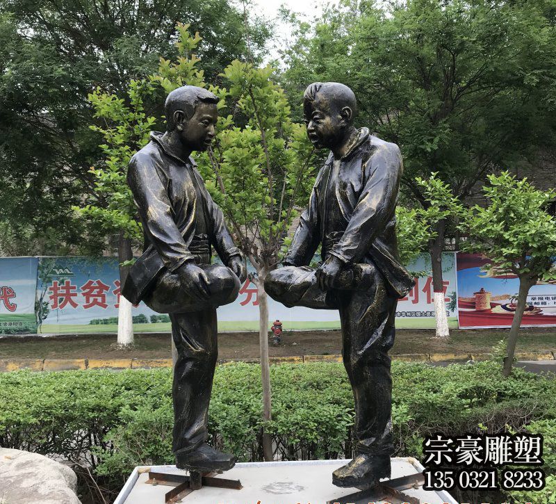 撞拐玻璃鋼仿銅童趣人物雕塑 撞拐玻璃鋼仿銅童趣人物雕塑